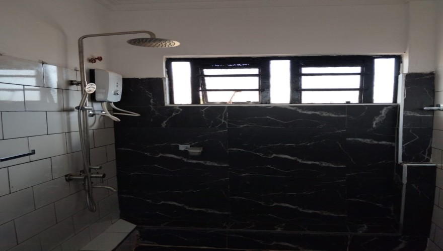 3 Bedroom Maisonette for Sale in Thi...