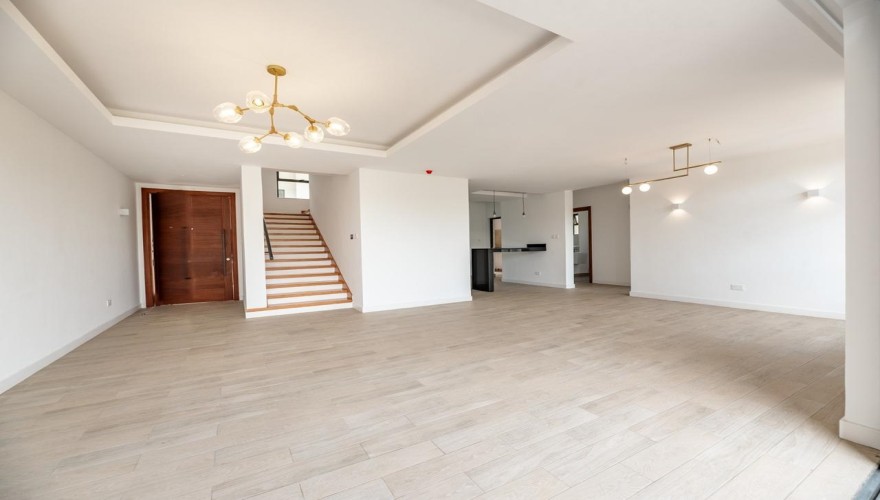 Duplexes for Sale in Rossyln - UN Ap...