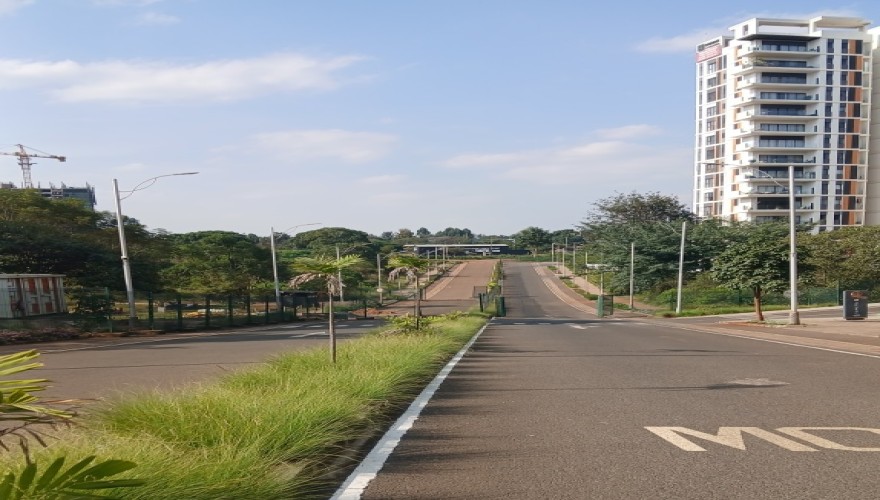 Riverbank - UN Approved Residences;...